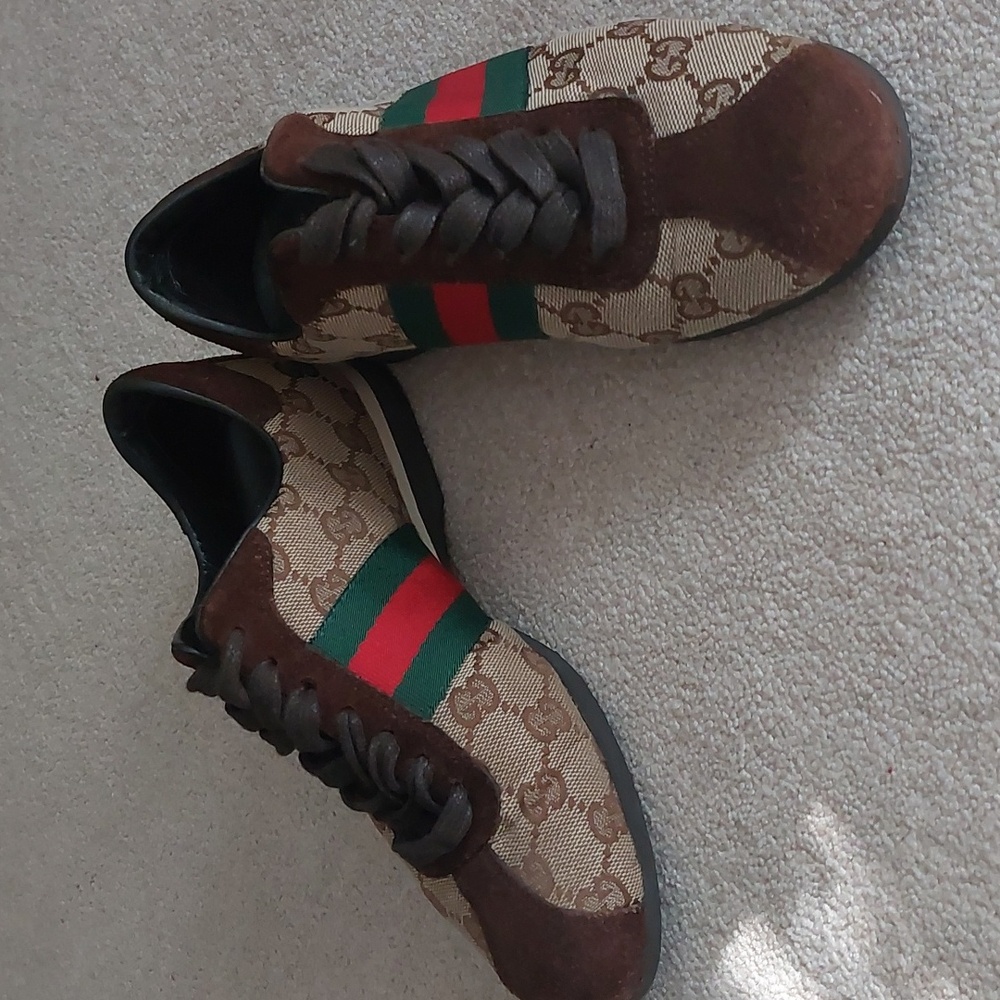Gucci Monogram Sneakers with Brown and Green Stripes Preowned in Grea Condition.